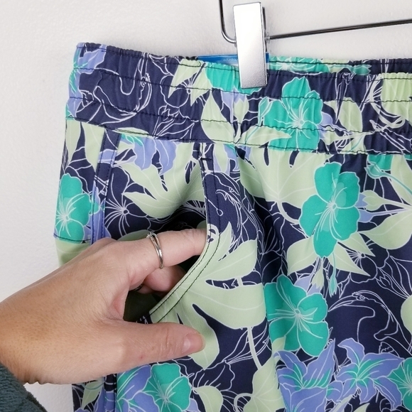 Columbia Bogata Bay Stretch Floral Printed Shorts NWT size XXL - Picture 14 of 16